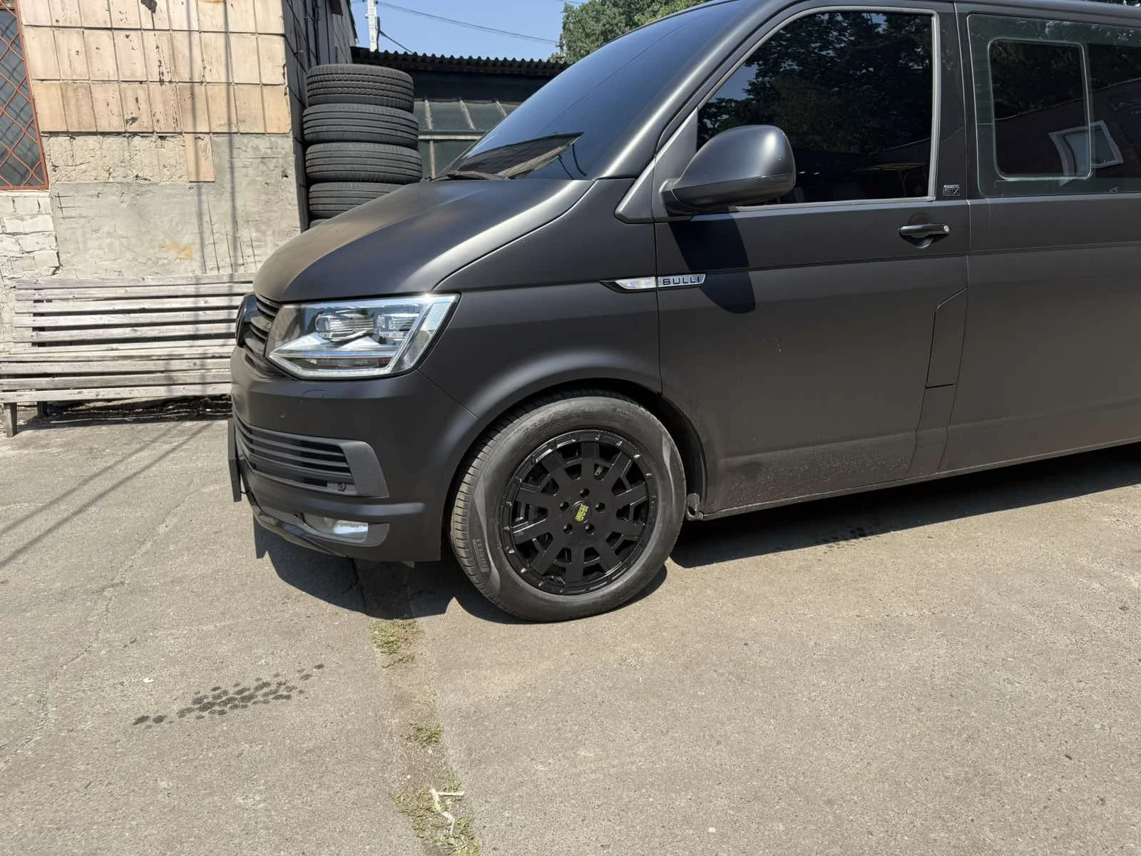 Volkswagen Transporter T6 на легкосплавних дисках MAK LEGEND 7,5x18 5x120 ET50 DIA 65,1