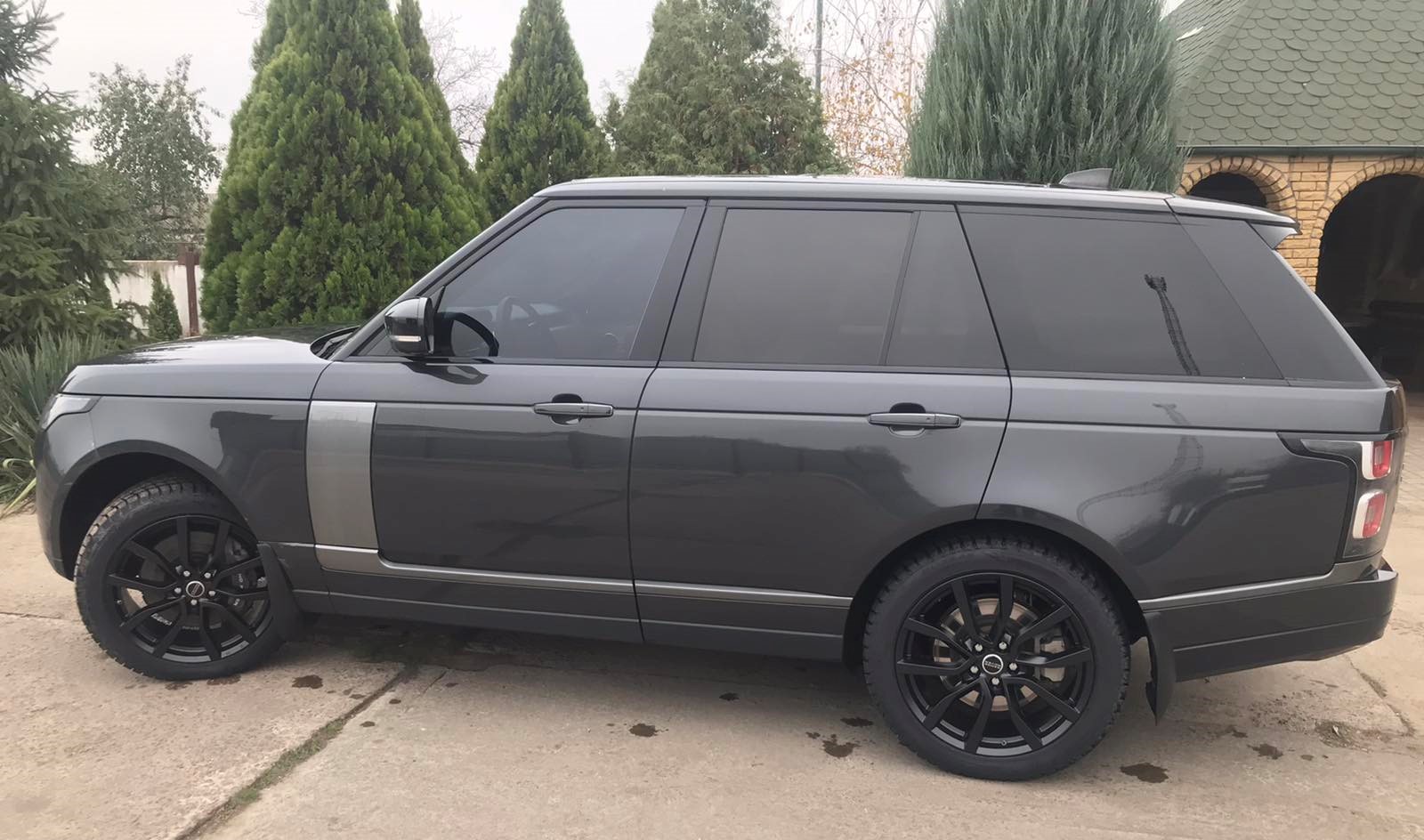 Фотогалерея дисків на авто Range Rover