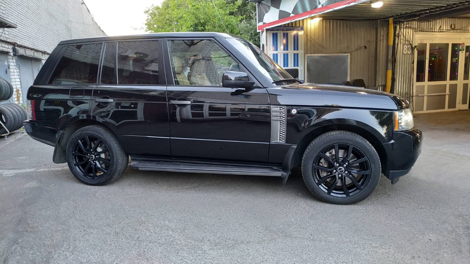 Фотогалерея дисків на авто Range Rover